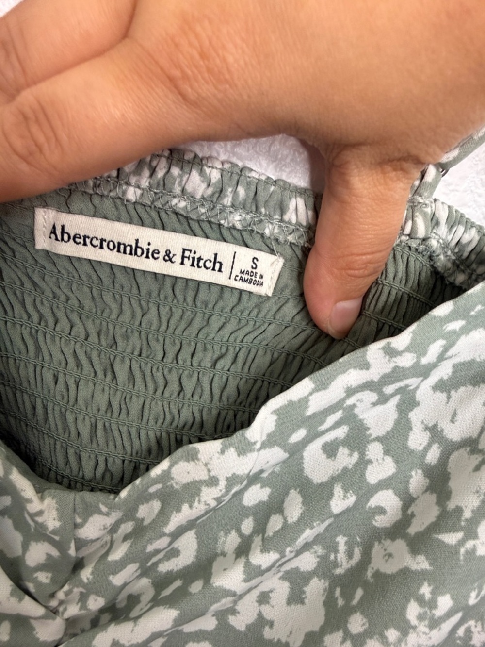 Abercrombie & Fitch Faux Silk Ruched Cropped Cami S - Picture 3 of 5